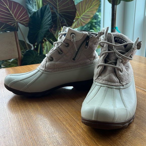 Insulated Sperry quilted waterproof duck boots side zipper Women’s size 8 - Picture 1 of 6